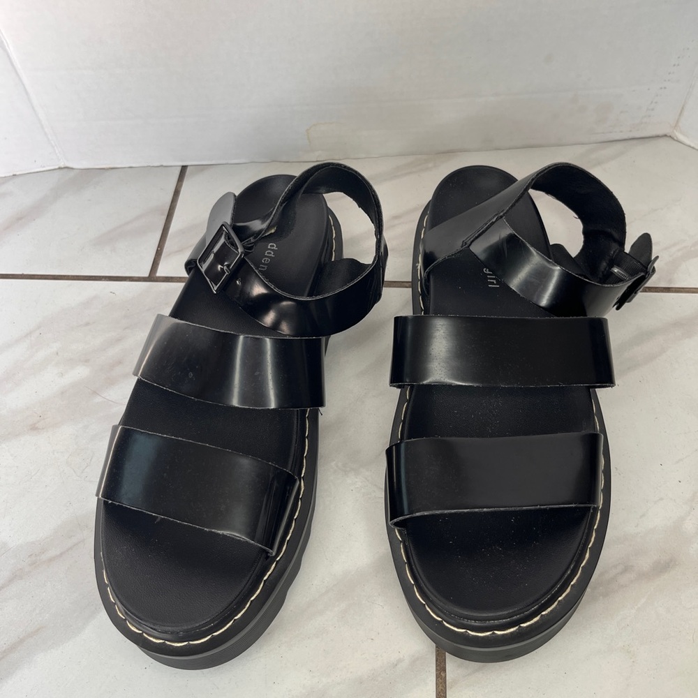 Madden Girl Daze Lug-Sole Sandals (USED) - Picture 3 of 11